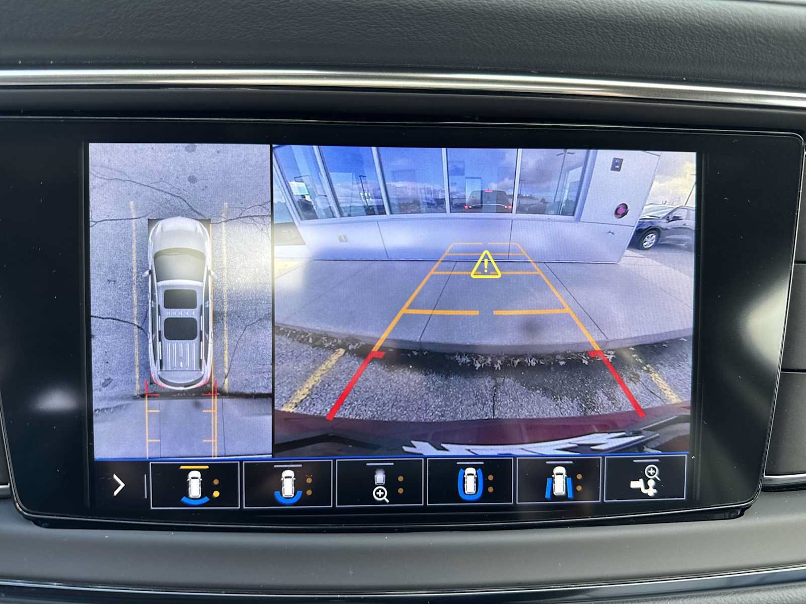Certified 2021 Buick Enclave Essence w/ Sound and Sites Package AWD/4WD image 19