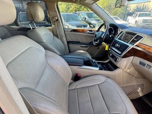 Used 2016 Mercedes-Benz GL 550 4MATIC image 7