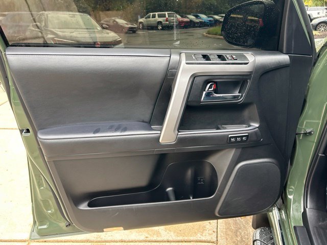 Used 2022 Toyota 4Runner Limited AWD/4WD image 15