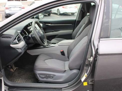 Used 2019 Toyota Camry LE FWD image 12