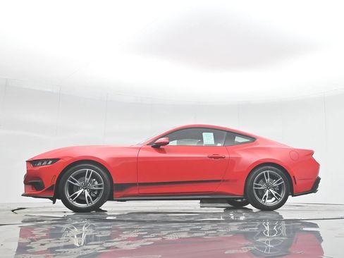 Used 2024 Ford Mustang Coupe RWD image 47