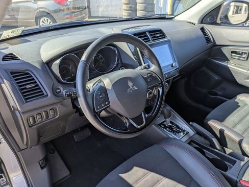 Used 2024 Mitsubishi Outlander Sport SE image 13