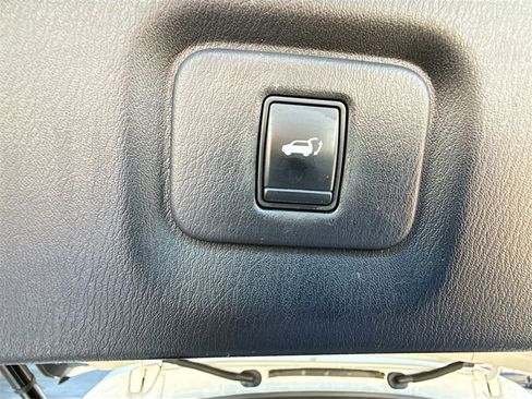 Used 2013 INFINITI JX35 Base w/ Premium Pkg image 31