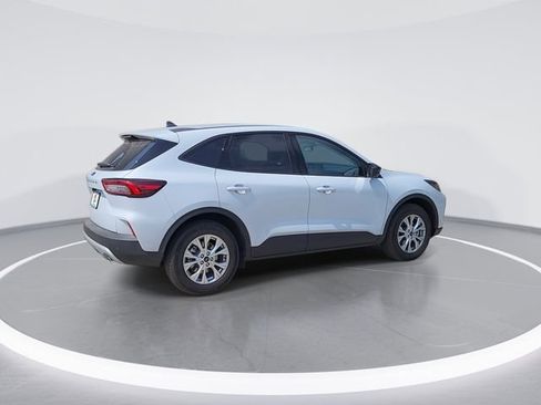 Used 2026 Ford Escape Active w/ Tech Pack #1 FWD image 8