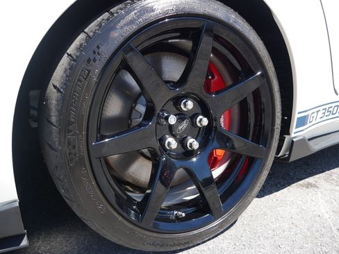 Used 2020 Ford Mustang Shelby GT350R w/ GT350R Equipment Group 920A image 47