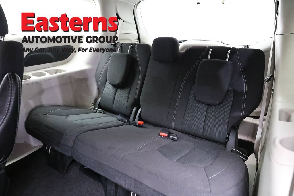 Used 2022 Chrysler Voyager LX FWD image 26