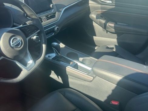 Used 2021 Nissan Altima 2.5 SR w/ SR Premium Package image 7