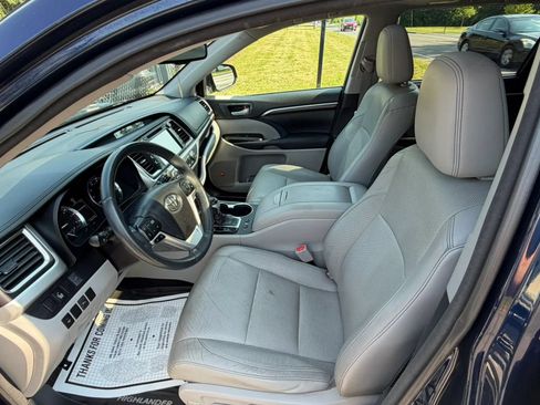 Used 2016 Toyota Highlander Limited AWD/4WD image 10