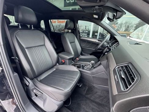 Used 2022 Volkswagen Tiguan SE R-Line image 12