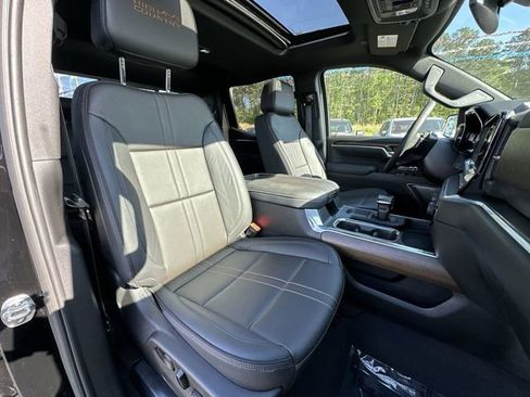 Certified 2025 Chevrolet Silverado 1500 High Country w/ Midnight Edition AWD/4WD image 29