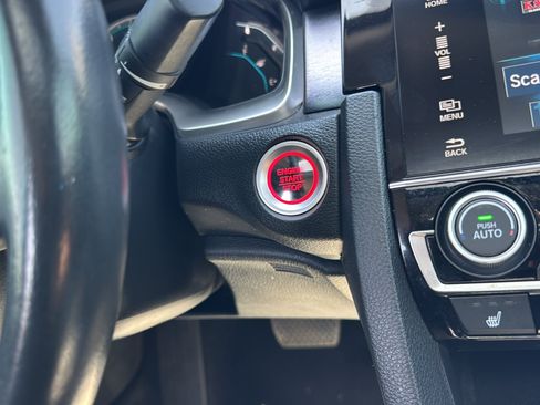 Used 2018 Honda Civic Touring image 24