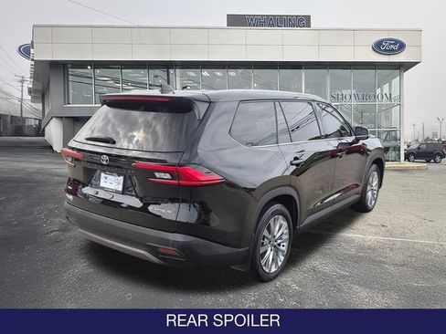Used 2024 Toyota Grand Highlander AWD image 7