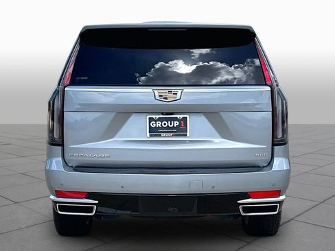 Used 2024 Cadillac Escalade Premium Luxury RWD image 4