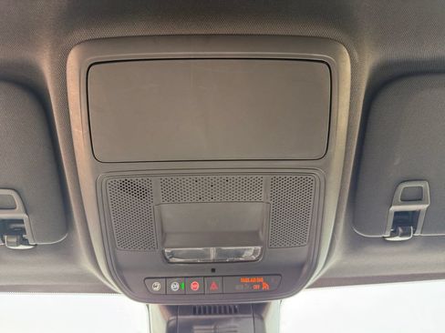 Used 2025 Chevrolet Equinox LT FWD image 47