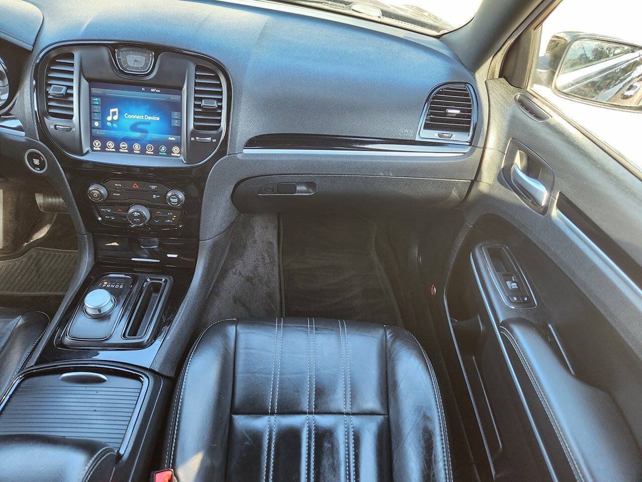 Used 2017 Chrysler 300 S AWD/4WD image 17