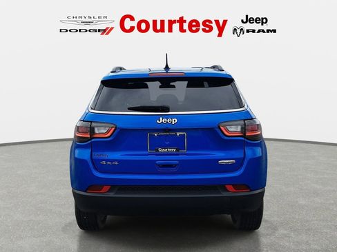 Certified 2022 Jeep Compass Latitude w/ Sun and Sound Group image 4