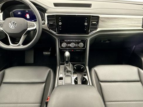 Certified 2023 Volkswagen Atlas Cross Sport SE w/ Panoramic Sunroof Package FWD image 13