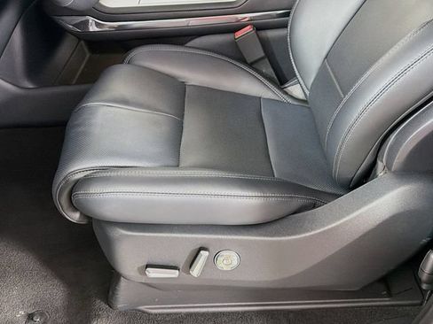 New 2026 Lincoln Navigator Premiere AWD/4WD image 20