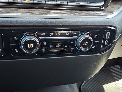 Used 2025 Chevrolet Silverado 1500 LT RWD image 13
