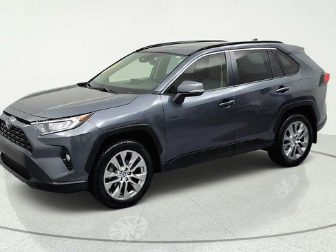 Used 2021 Toyota RAV4 XLE Premium AWD/4WD image 4