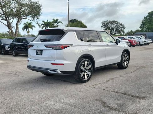 New 2026 Mitsubishi Outlander SE image 6