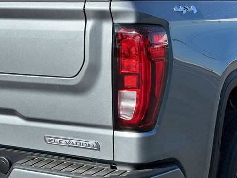 New 2025 GMC Sierra 1500 Elevation image 30
