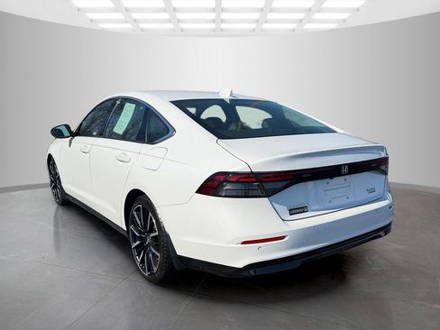Used 2024 Honda Accord Touring image 4
