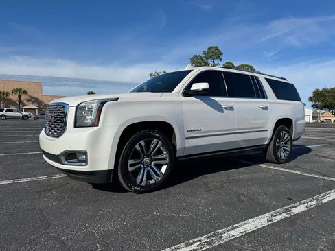 Used 2019 GMC Yukon XL Denali w/ Denali Ultimate Package image 2