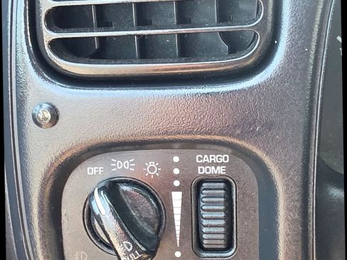 Used 2000 Dodge Dakota 2WD Quad Cab image 9
