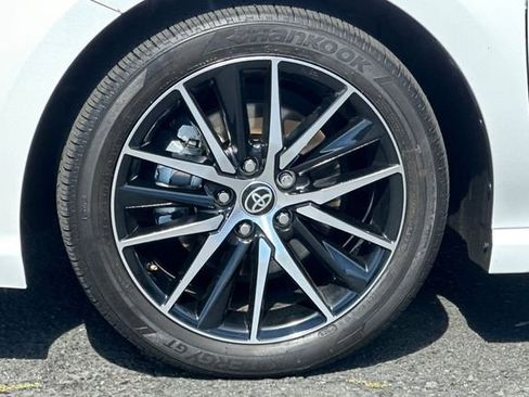 Used 2024 Toyota Camry SE image 28