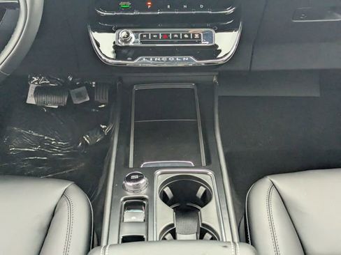 New 2026 Lincoln Corsair Premiere image 16