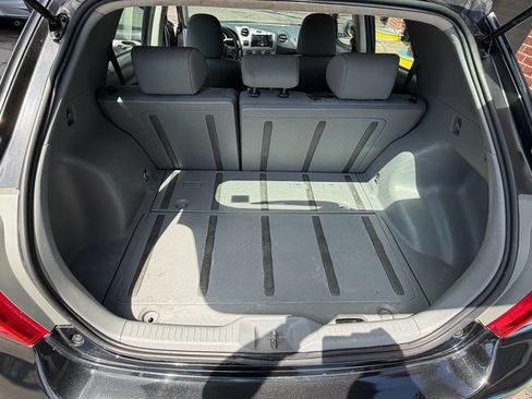 Used 2009 Toyota Matrix FWD image 11