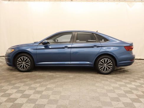 Used 2019 Volkswagen Jetta SE image 2