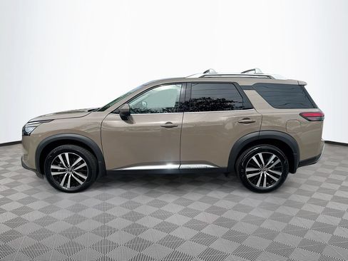 Used 2025 Nissan Pathfinder Platinum w/ Cargo Package AWD/4WD image 9