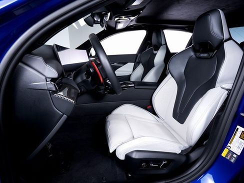 Used 2025 BMW M5 w/ Carbon Package image 17