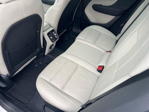 Used 2023 Volvo XC40 B5 Ultimate w/ Climate Package image 14