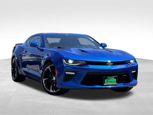 Used 2018 Chevrolet Camaro SS RWD image 7