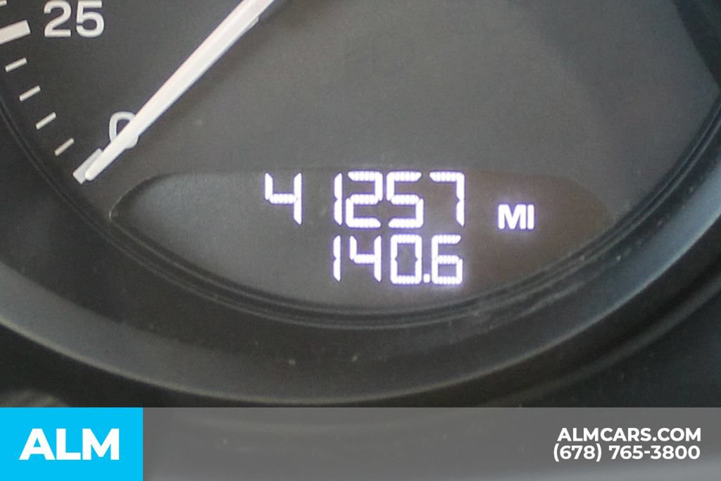 Used 2024 Porsche Macan AWD/4WD image 40