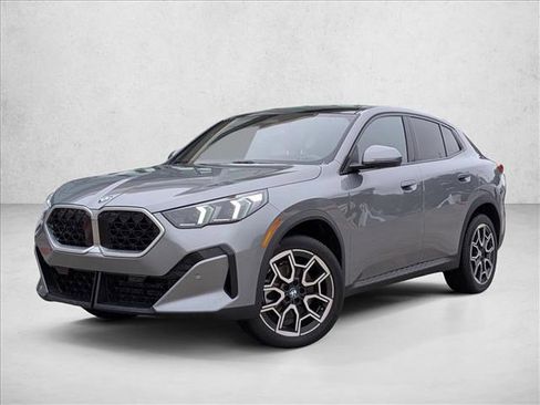 Used 2026 BMW X2 xDrive28i AWD/4WD image 1