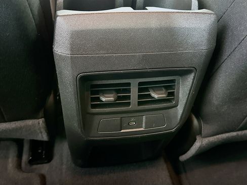 Used 2024 Chevrolet Colorado LT image 25