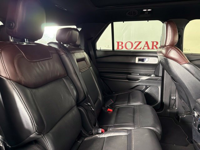 Used 2020 Ford Explorer Platinum w/ Premium Technology Package AWD/4WD image 32