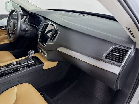 Used 2016 Volvo XC90 T5 Momentum image 29