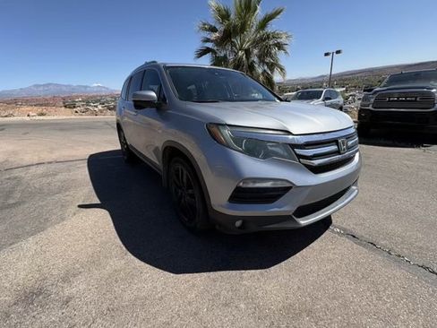 Used 2017 Honda Pilot Touring image 7