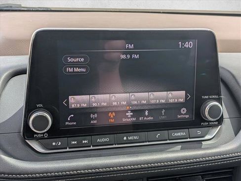 Used 2023 Nissan Rogue S image 12