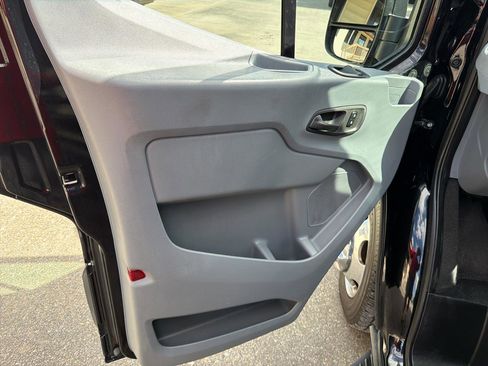 Used 2018 Ford Transit 350 XLT image 17