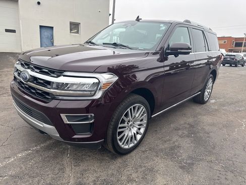 Used 2023 Ford Expedition Limited image 7