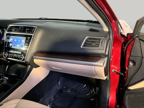 Used 2019 Subaru Outback 3.6R Limited AWD/4WD image 19