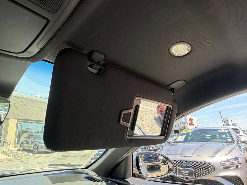 Certified 2025 Genesis G70 2.5T AWD/4WD image 33