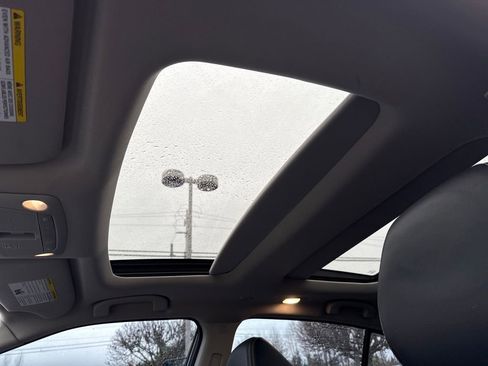 Used 2017 Nissan Maxima Platinum w/ Interior Lighting Package image 24