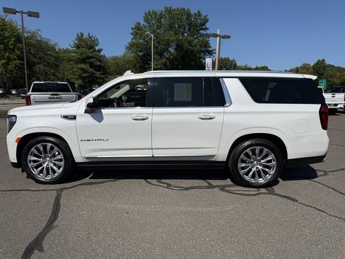 Certified 2024 GMC Yukon XL Denali w/ Denali Reserve Package image 38